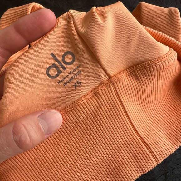 Alo yoga sports bra - Picture 4 of 5